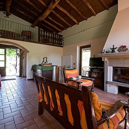 Dom wakacyjny Il Nido - Private With Pool And Jacuzzi Castelnuovo di Garfagnana